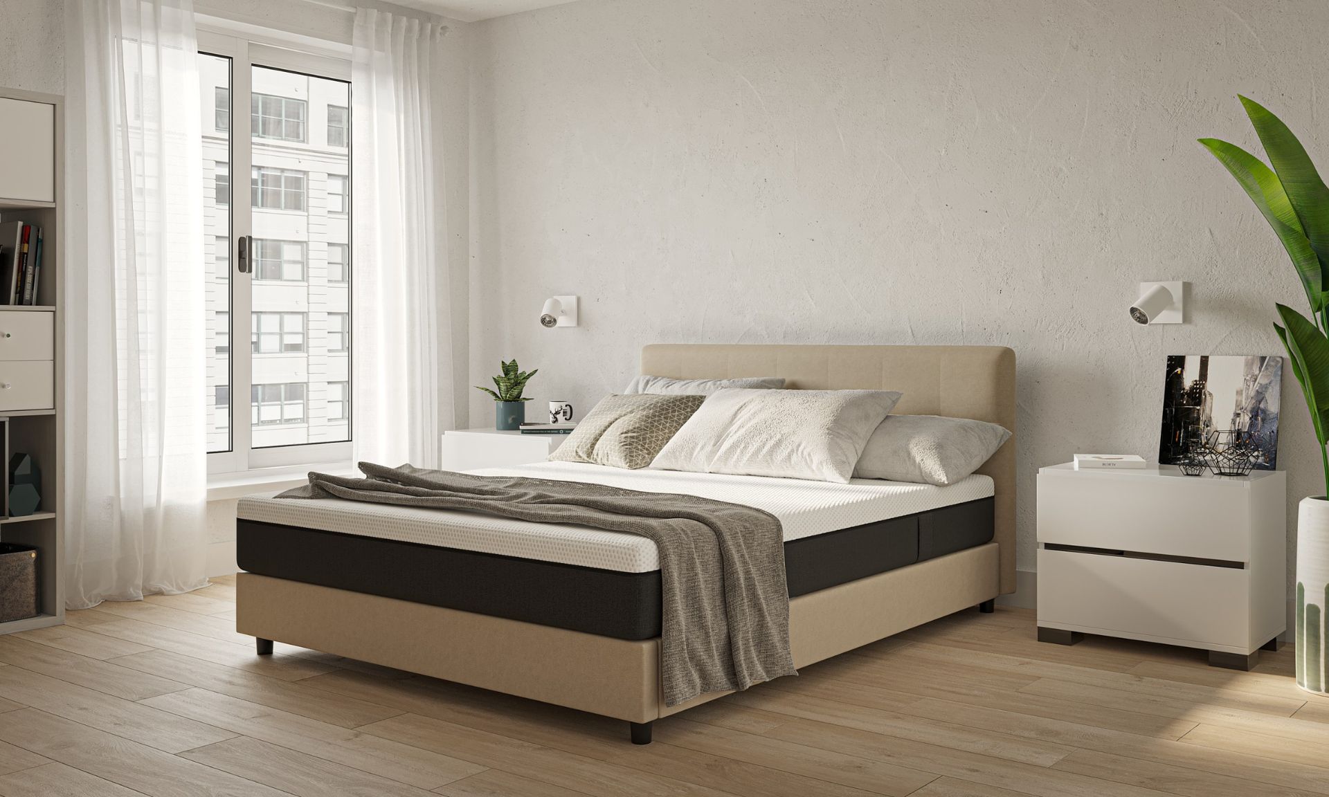 Camera moderna con letto imbottito beige, comodini bianchi e ampie finestre con tende bianche