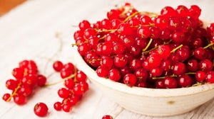 Study: Polyphenol in Red, Black Currants Provides Smoothing, Anti-wrinkle Effects