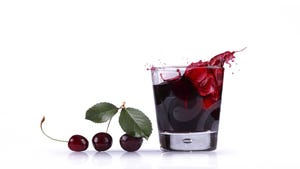 Tart Cherry Juice Boosts Athletic Performance, Helps Recovery