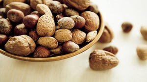 Eating Nuts Lowers Risk of Heart Disease