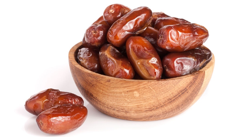 Using dates in snacks and bars