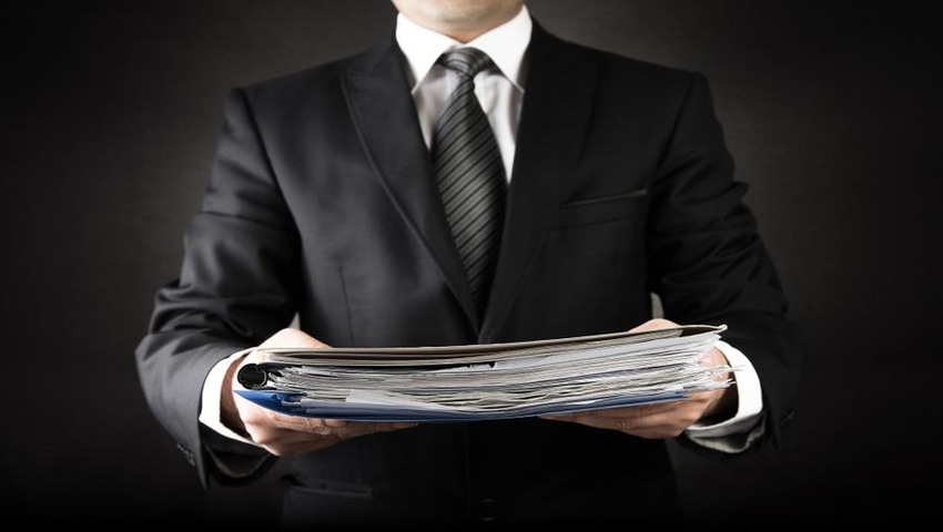 Own-Label Distributors and Contract Manufacturers: A Complex Relationship Requiring Mutual Support Own-Label Distributors and Contract Manufacturers: A Complex Relationship Requiring Mutual Support