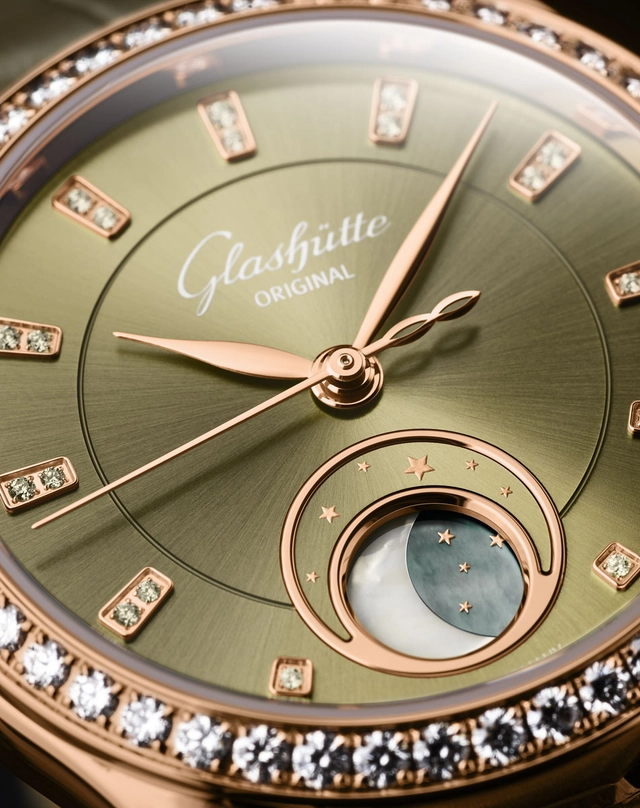 Glashütte Original: Serenade Luna in Rotgold