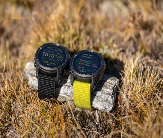 Zwei Versionen der Garmin Enduro 3