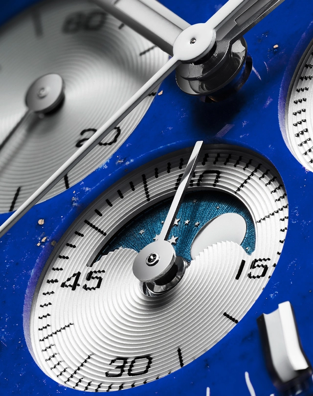 WatchTime-Zenith-ChronomasterOriginalTripleCalendarLapislazuli-Mondphase.jpg Zenith – Chronomaster Original Triple Calendar Lapislazuli mit Mondphase