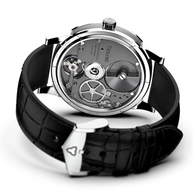 WatchTime-Trilobe-Les-Matinaux-Collection-L_Heure-Exquise-Edition-Dune-Werk.jpg Das X-Centric-Kaliber der Trilobe Les Matinaux L'Heure Exquise