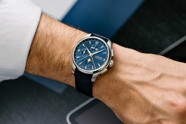 Union Glashütte Belisar Chronograph mit Mondphase, Referenz D907.425.46.047.01, Edelstahluhr am Handgelenk