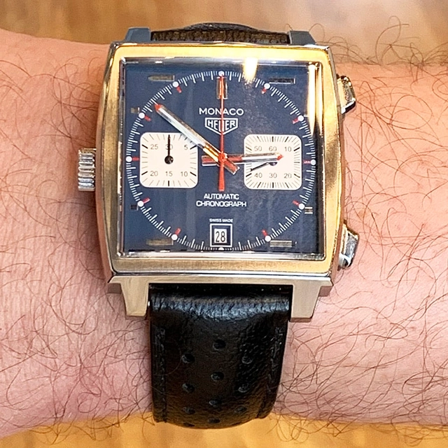 WatchTime Düsseldorf 2022: Besucher Wristshot TAG Heuer Monaco WatchTime Düsseldorf 2022: Besucher Wristshot TAG Heuer Monaco
