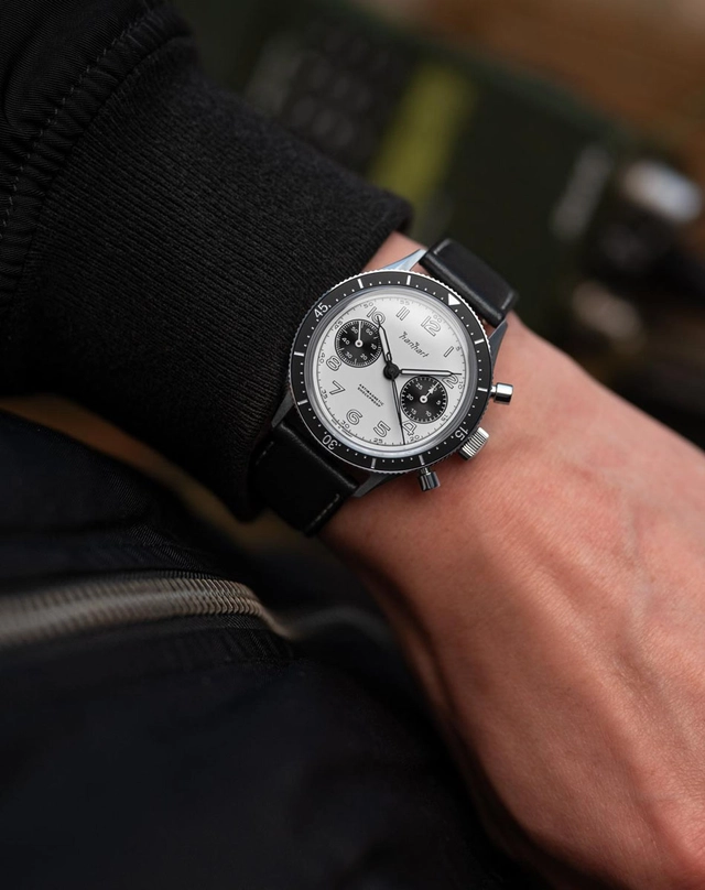 Hanhart 415 ES Panda Wristshot Hanhart 415 ES Panda Wristshot