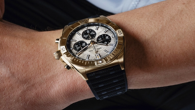 Breitling – Erling Haaland Signature Chronomat, Golduhr am Kautschukband