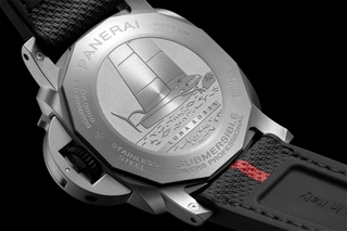 Panerai Submersible QuarantaQuattro Luna Rossa PAM01681 Boden