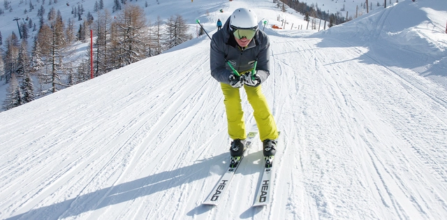 Franz Klammer beim Skifahren.