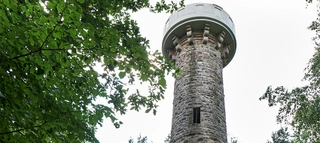 Ein Turm bei Weißenbrunn im Frankenwald.