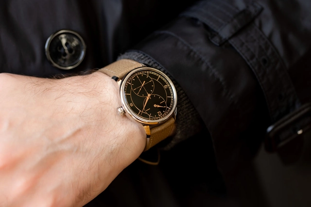 Louis Erard Régulateur Gravé noir Wristshot