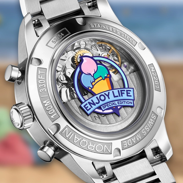 Norqain Freedom 60 Chrono „Enjoy Life“ Gehäuseboden der Norqain Freedom 60 Chrono „Enjoy Life“