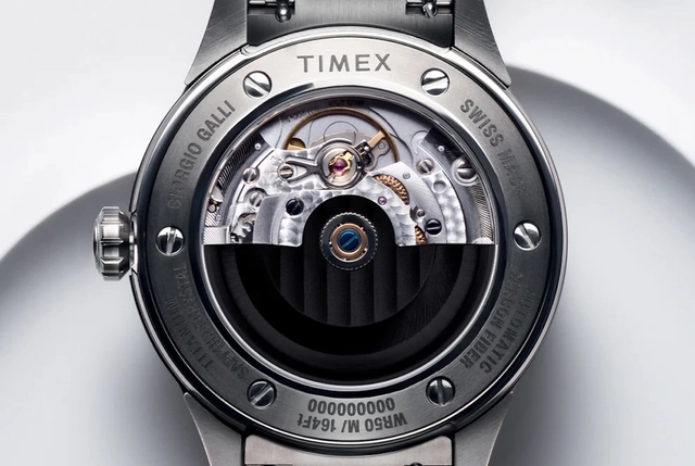 Rückseite, Gehäusebode aus Saphirglas der S2Ti Swiss Made Automatic 38mm von Timex