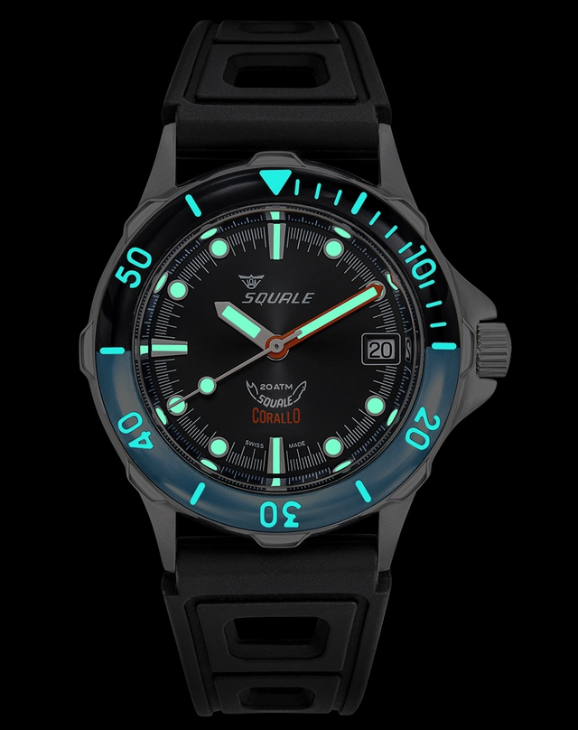 WatchTime-Squale-Corallo2008NOS-Lume.jpg Squale – Corallo 2008 NOS, Taucheruhr mit Superluminova-Leuchtmasse