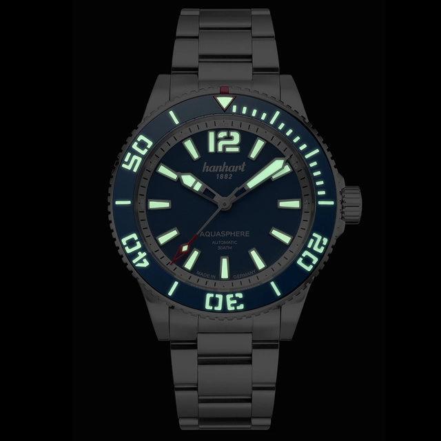 Hanhart-Aquasphere-Lume-Night.jpg Auch im Dunkeln gut ablesbar: Hanhart Aquasphere FreeFall Blue