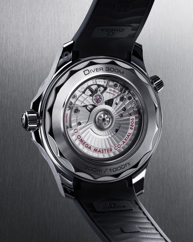 Omega_Seamaster_Diver300M_CloseUp_Caseback