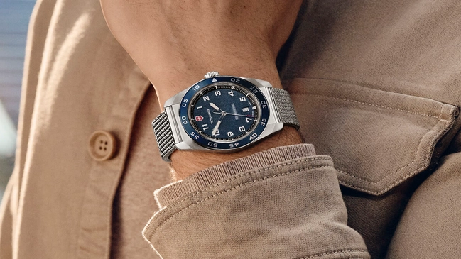 Die Victorinox Swiss Army Automatic am Handgelenk