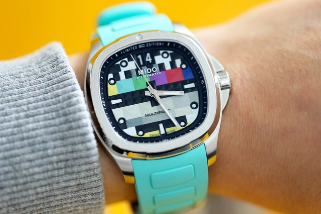 Mido-Multifort-TV-Big-Date-Wristshot-Blue.jpg Mido Multifort TV Big Date S01E1
