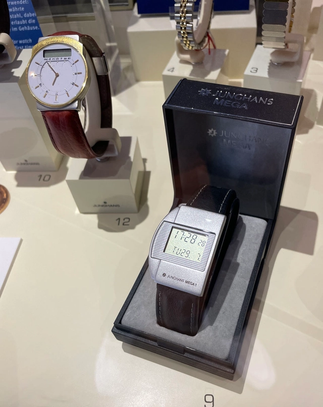 Junghans-Ausstellung Armbanduhren Mega 1 Junghans-Ausstellung Armbanduhren Mega 1