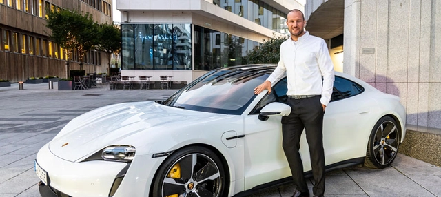 Menschen_Porsche-Svindal_Bild2_c-PorscheAG.jpg