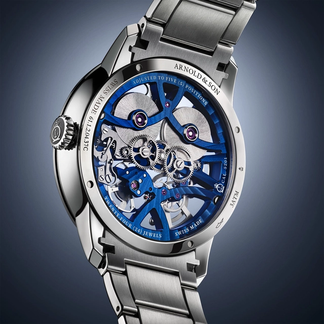 Arnold-and-Son-Nebula40-SteelBlue-Stahlband-Boden.jpg Arnold & Son Nebula 40 Steel Blue Edition mit Stahlband - Boden