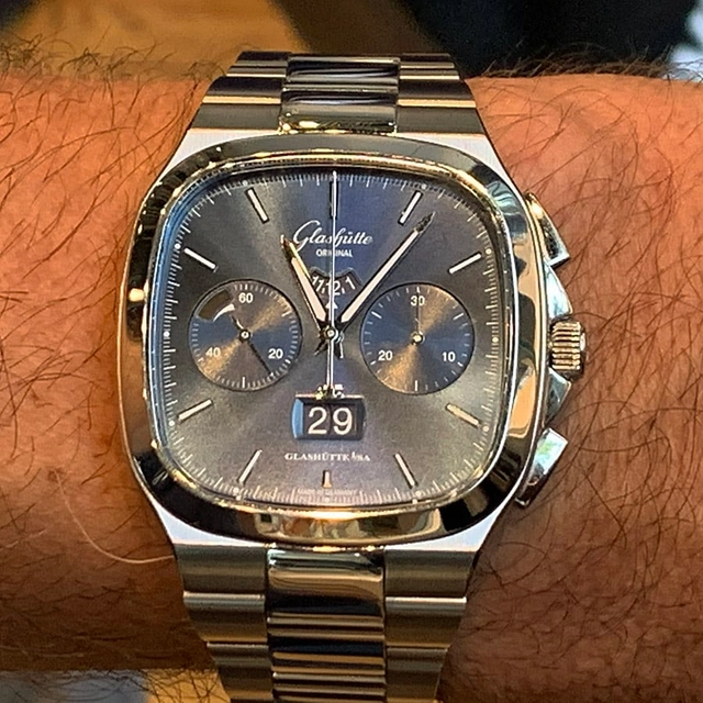 WatchTime Düsseldorf 2022: Besucher Wristshot Glashütte Original Seventies Chronograph WatchTime Düsseldorf 2022: Besucher Wristshot Glashütte Original Seventies Chronograph