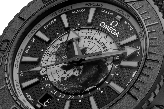 Details der Omega Seamaster Planet Ocean Worldtimer