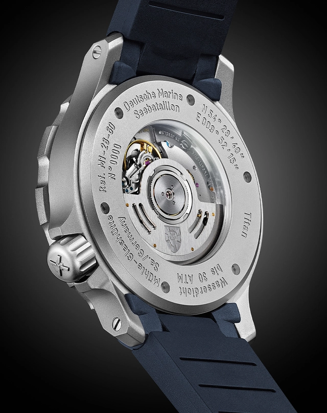 WatchTime-MühleGlashütte-SeebataillonGMT-Werk.jpg Mühle Glashütte – Seebataillon GMT, Titanuhr mit Automatikwerk
