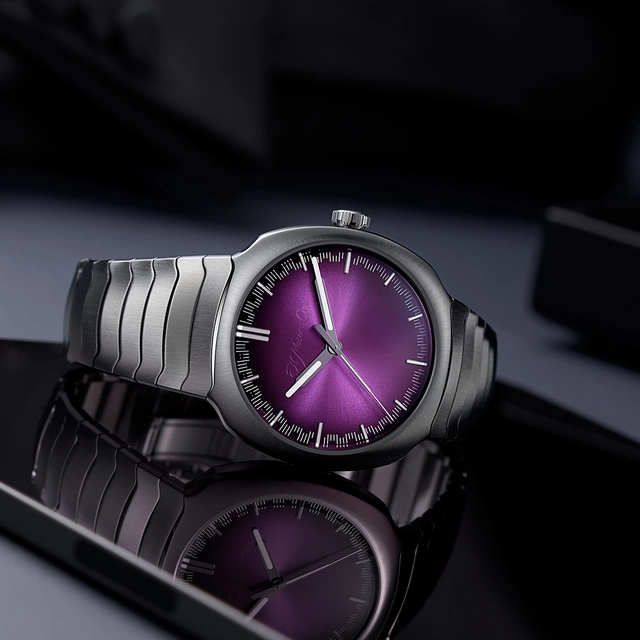 H. Moser & Cie. Streamliner Centre Seconds Purple Haze