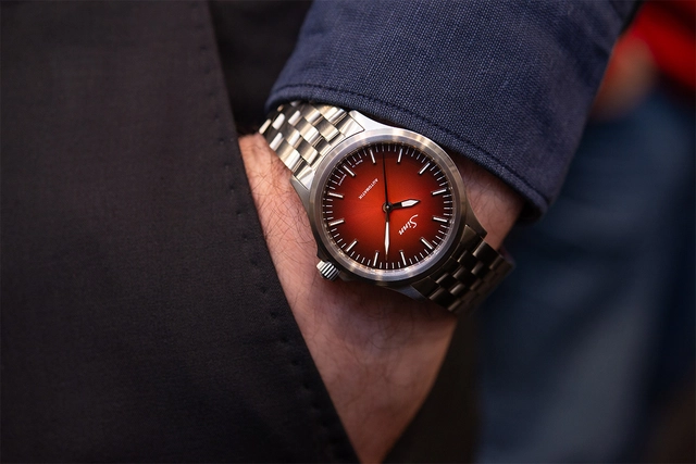 Sinn-Spezialuhren-WatchTime-556-WTD-Credit-tbd-Wristshot.jpg WatchTime Düsseldorf Sinn 556 am Handgelenk