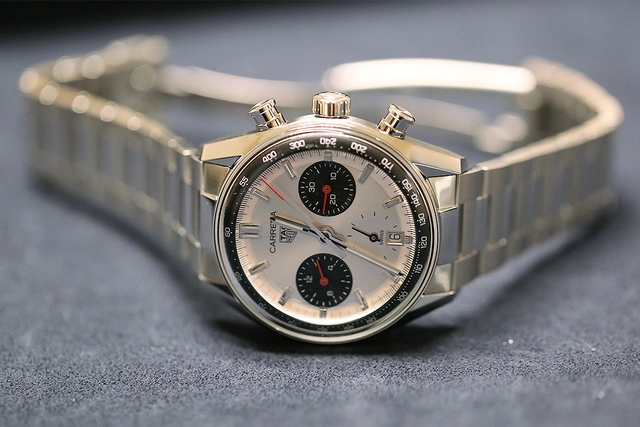 Hands-on TAG Heuer Carrera Chronograph Panda