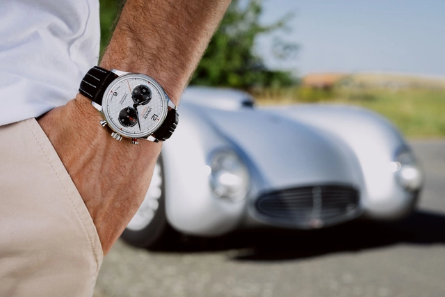 Union Glashütte Noramis Chronograph Sachsen Classic 2025 vor Großem Werkmeister Union Glashütte Noramis Chronograph Sachsen Classic 2025 vor Großem Werkmeister