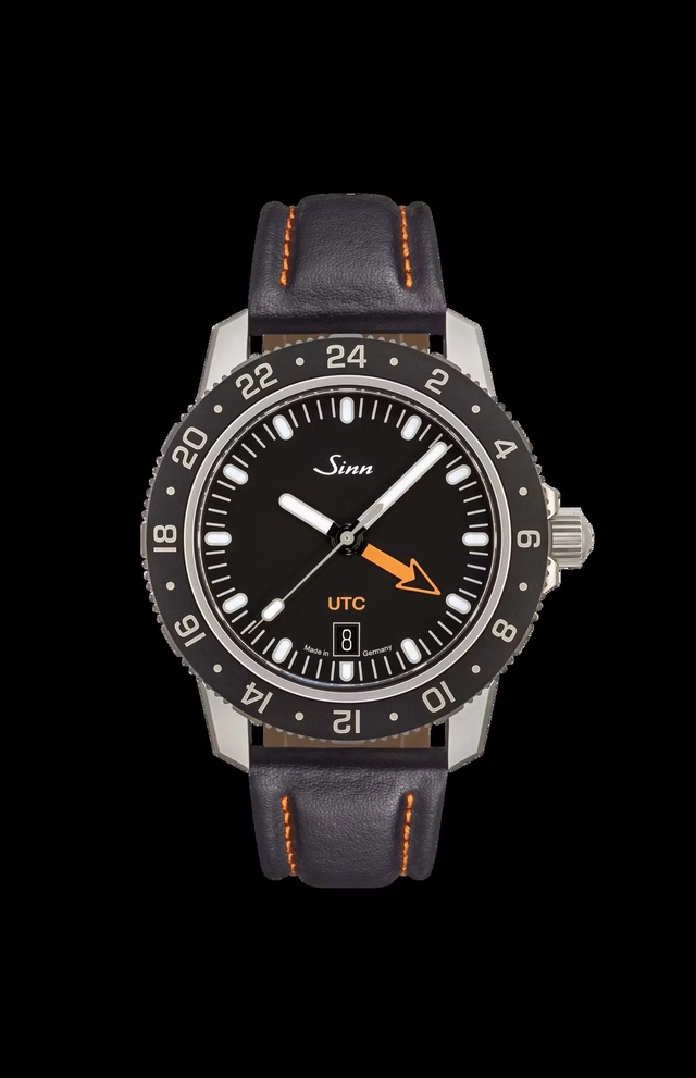 Sinn 105 UTC mit schwarzem Zifferblatt