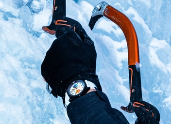 Charlie, Armbanduhr beim Klettern