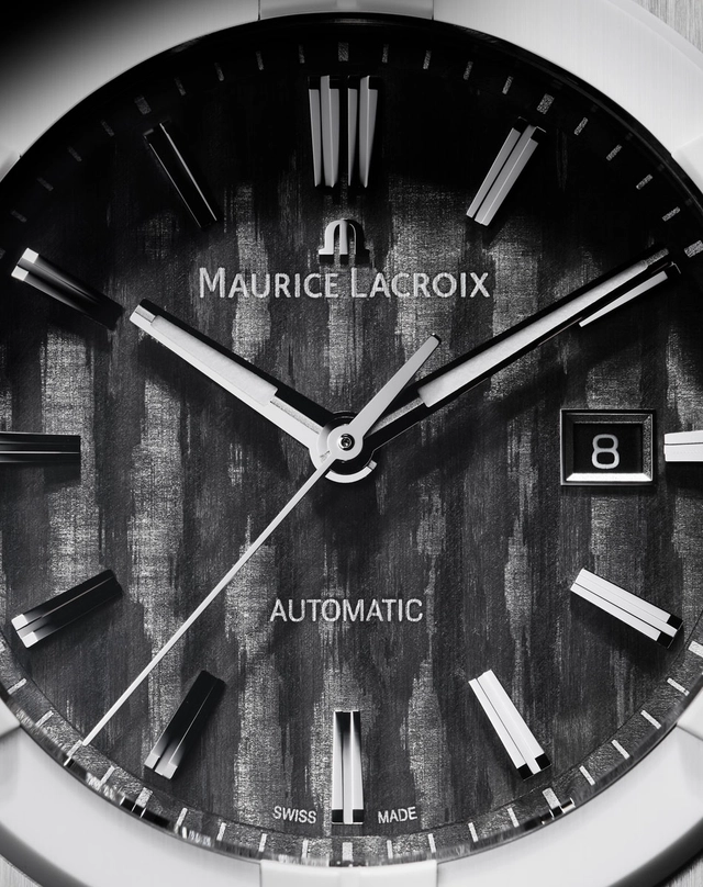 Maurice Lacroix Aikonic Carbonzifferblatt