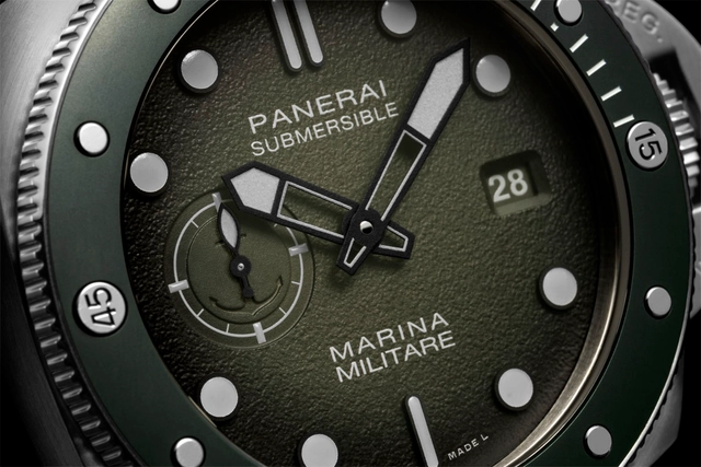 Zifferblattdetail der Submersible Marina Militare PAM01697