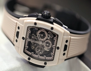 Hublot Spirit of Big Bang Chronograph in beiger Keramik