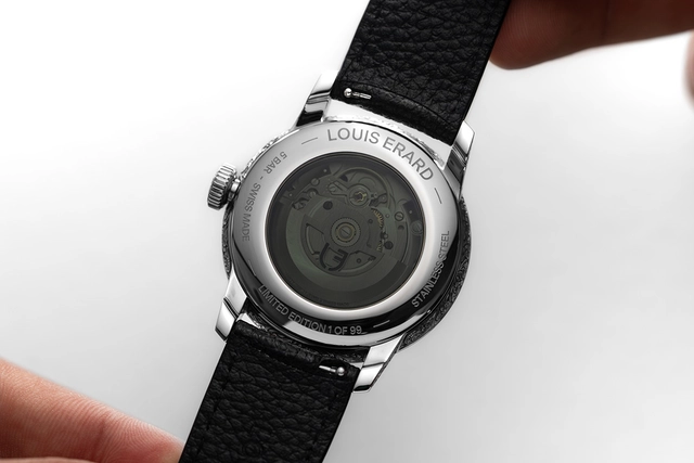 Louis Erard Gravee, Sapirglasboden