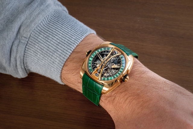 Cyrus: Klepcys Vertical Skeleton Tourbillon Malachite Wristshot Cyrus: Klepcys Vertical Skeleton Tourbillon Malachite Wristshot