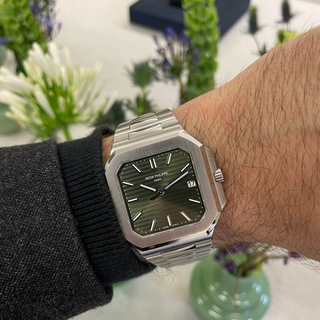 Patek-Philippe-Cubitus_Ref-5821-1A-Wristshot