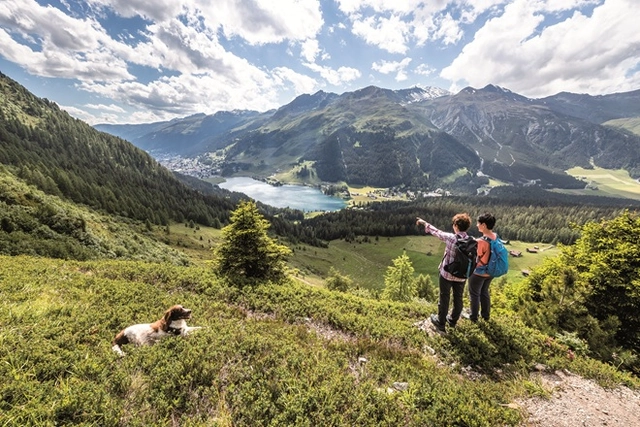Die Lahn in voller Pracht mit idyllischer Natur