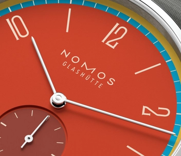 Nomos Glashütte Tangente 38 Datum Sportbunt 175 Years Watchmaking Glashütte Detail