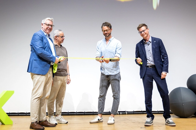 Eroeffnung2.jpg Grand Opening