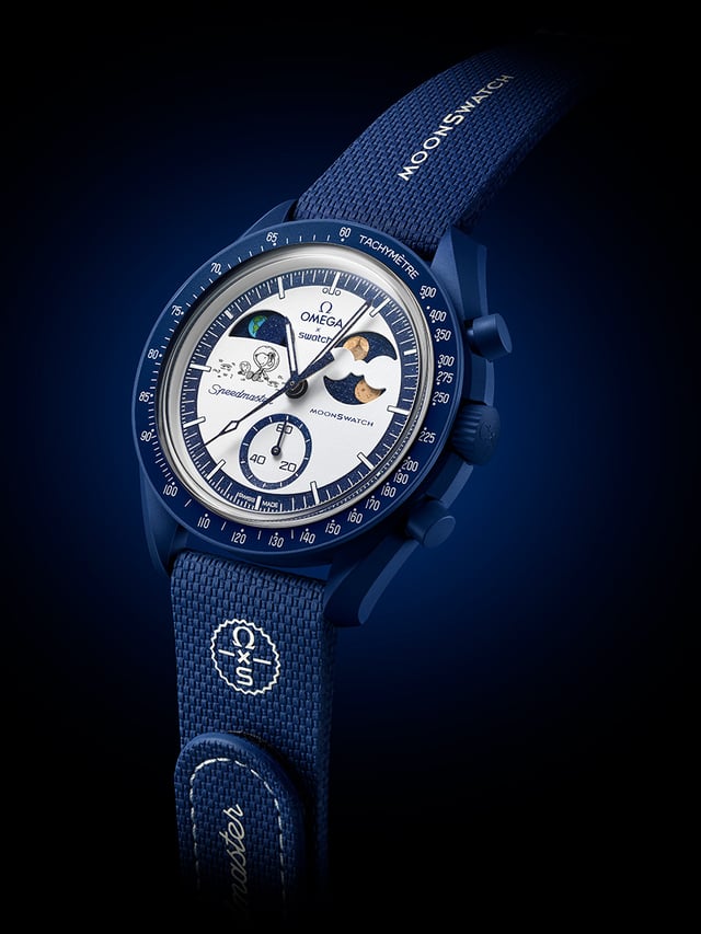 Swatch_MoonSwatch_SO33N701L_NBA watch and strap, black background