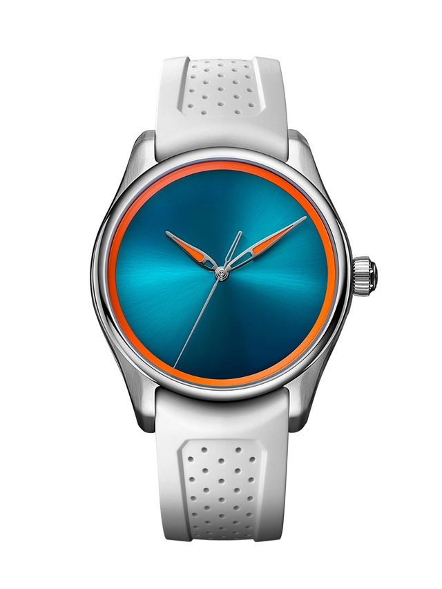 H_Moser_Pioneer_CentreSeconds_Spiced_Aqua_Soldat.jpg H. Moser & Cie. Pioneer Centre Seconds Spiced Aqua, Uhr von vorne