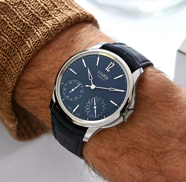 Czapek-Quai-des-Bergues-No17-Deep-Blue-1.jpg