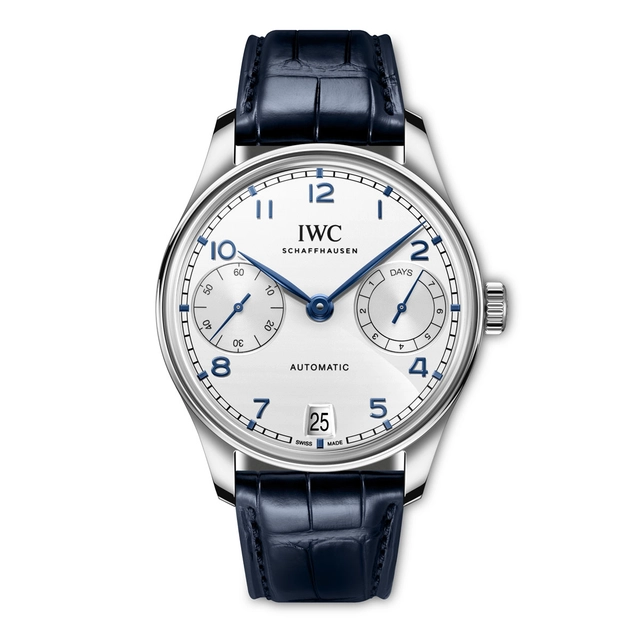 IWC Portugieser Automatic 42 in Stahl mit silberplattiertem Zifferblatt und blauen Zeigern und Ziffern